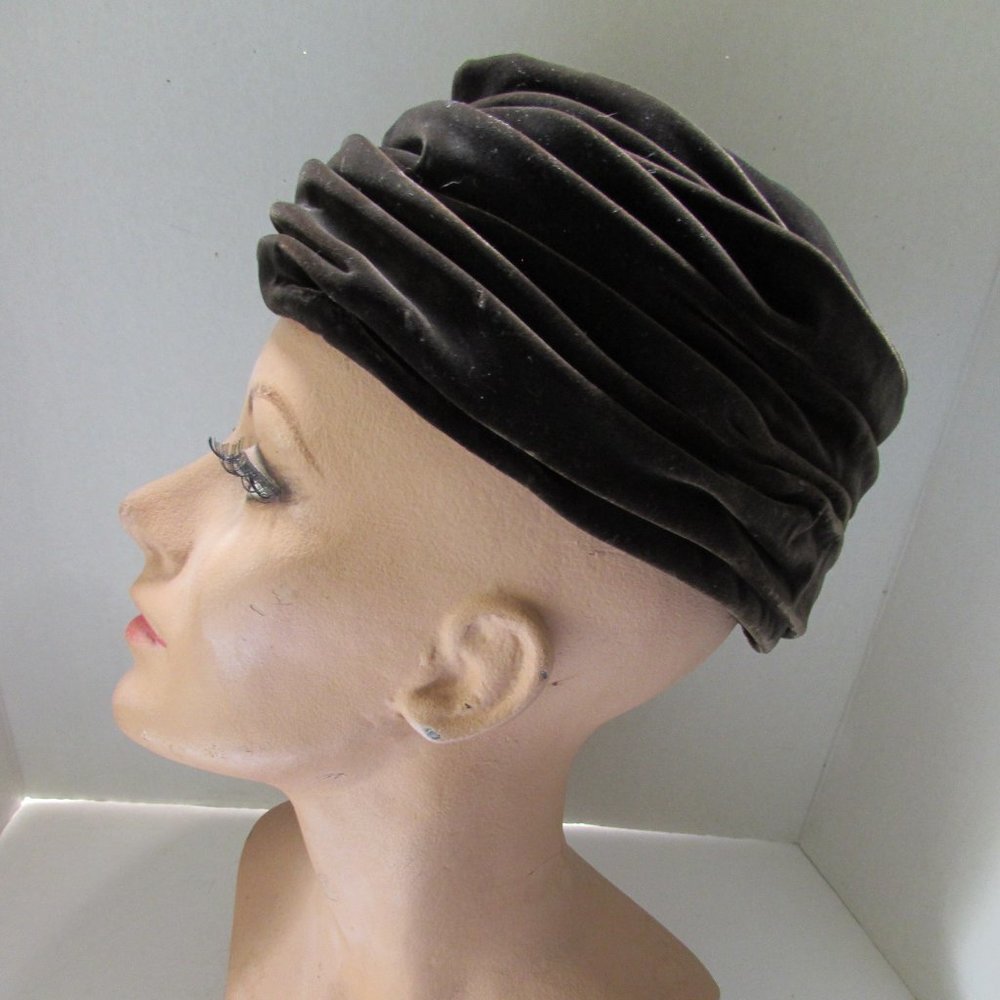 SALE Vintage Pleated Velvet Chocolate Brown Turban Style Hat - Picture 6 of 9